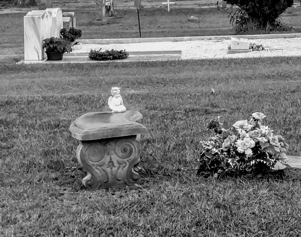 Sunset Hill Cemetery grounds