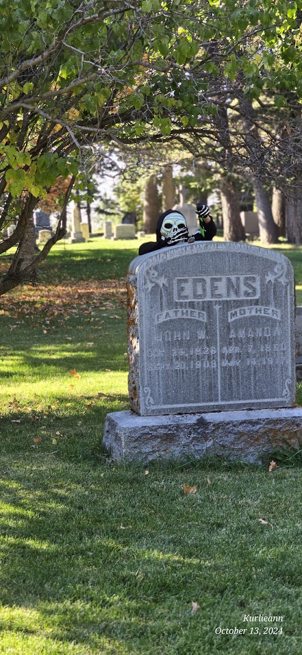 Sunset Hills Cemetery grounds