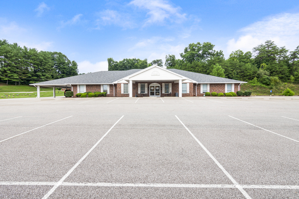 Sunset Memorial Funeral Home, Memory Gardens & Mausoleums cemetery grounds and headstones