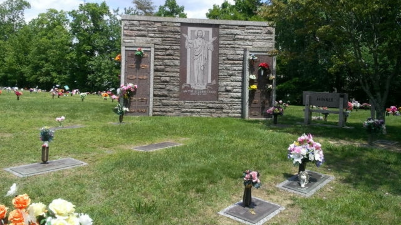 Sunset Memorial Gardens cemetery grounds and headstones