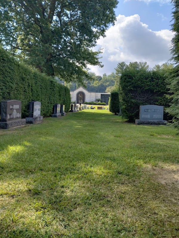 Sunset Memorial Park grounds