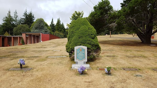 Sunset Memorial Park grounds