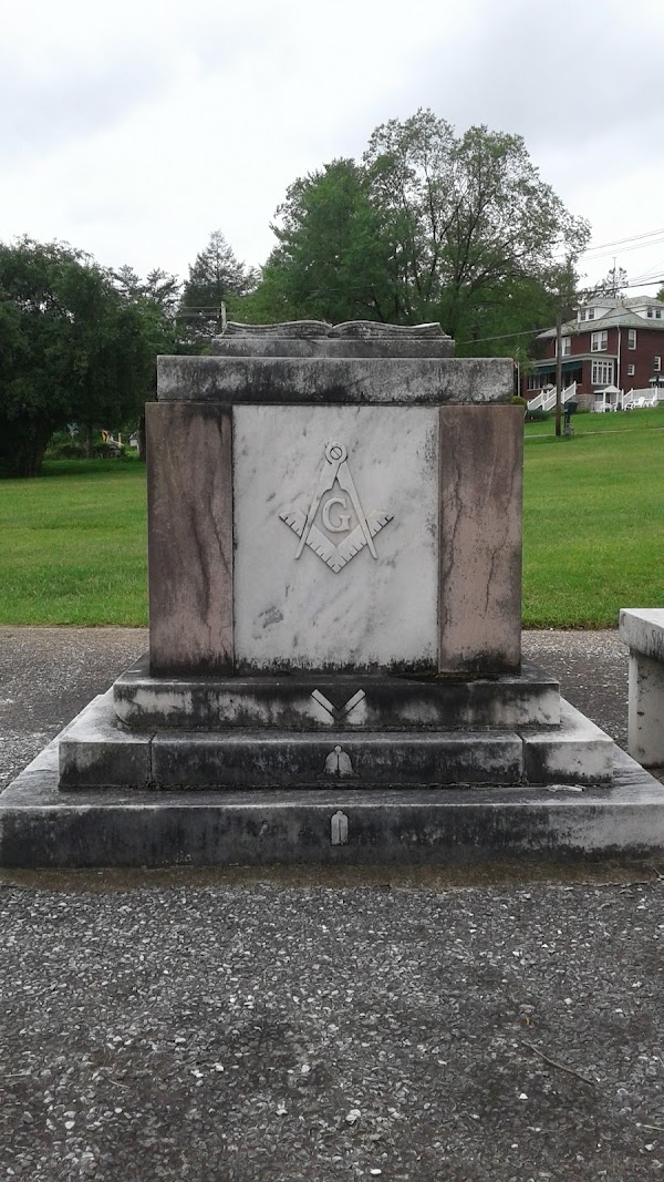 Sunset Memorial Park grounds