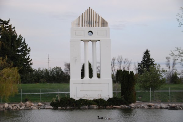 Sunset Memorial Park grounds