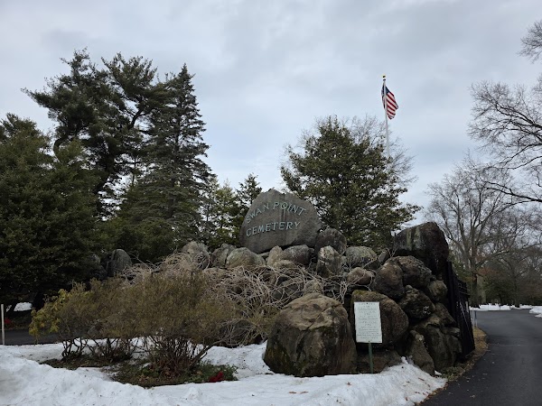 Swan Point Cemetery grounds