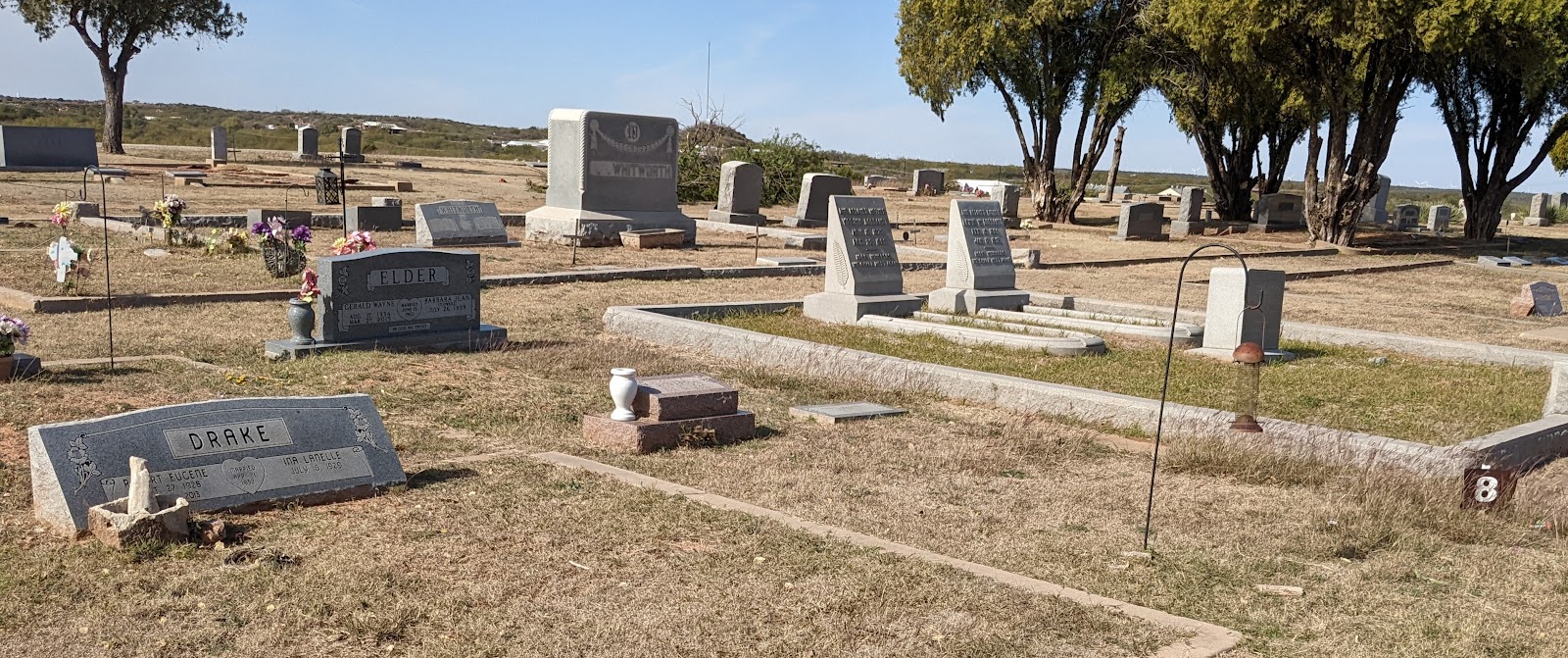 Sweetwater Cemetery cemetery grounds and headstones