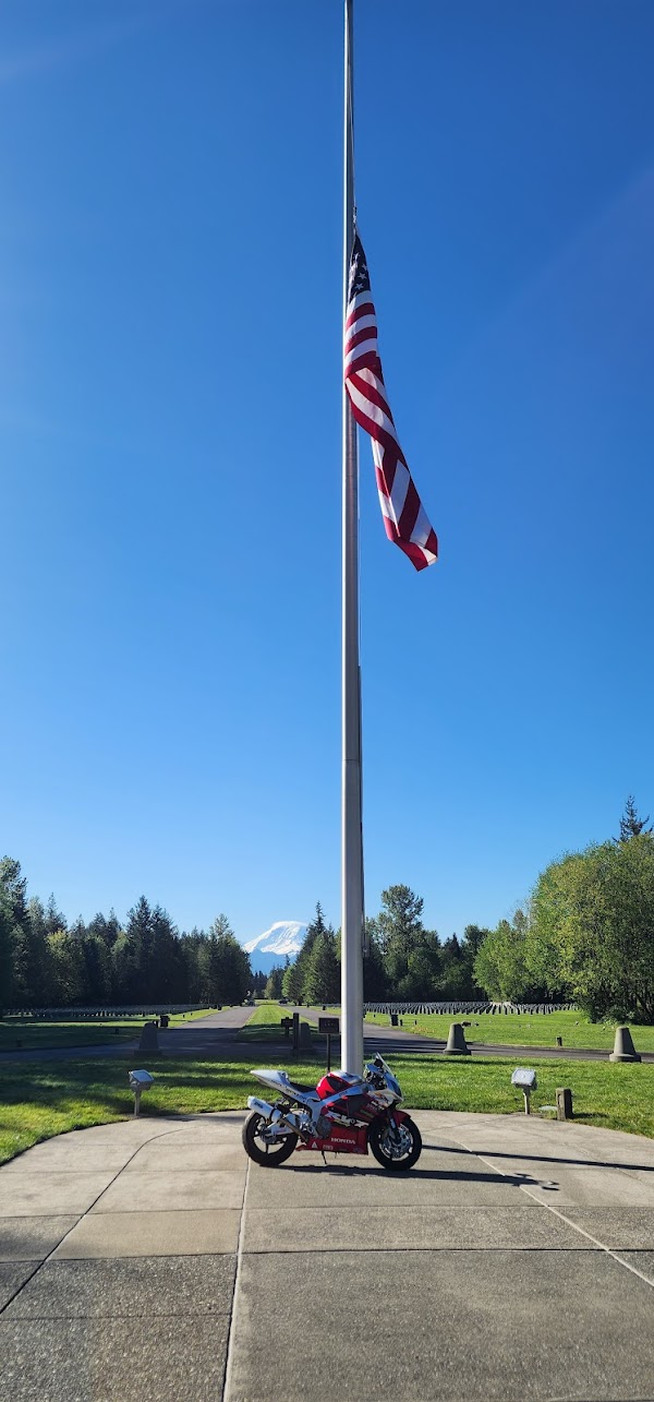 Tahoma National Cemetery grounds