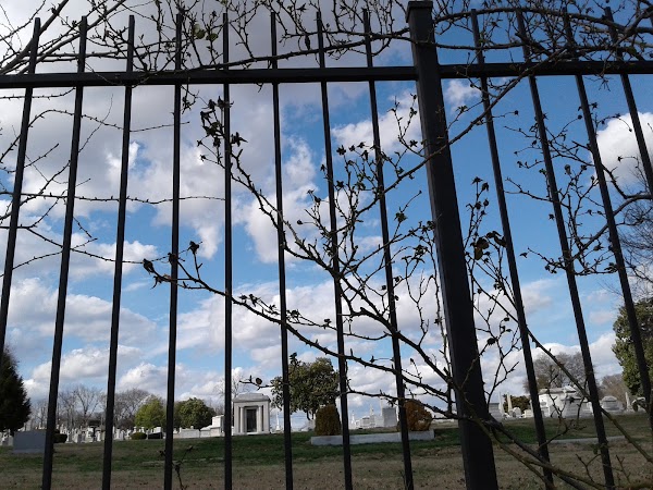 Temple Cemetery grounds