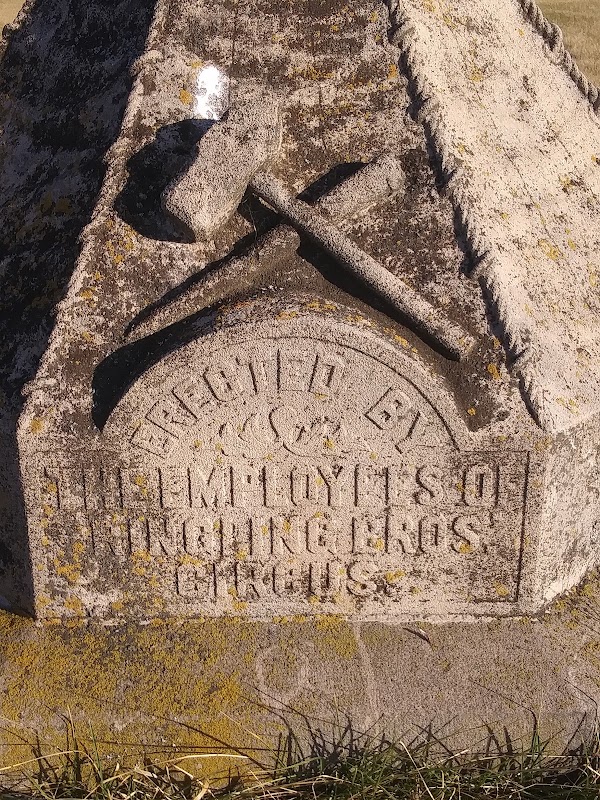 Tent Pole Monument to Circus Dead grounds