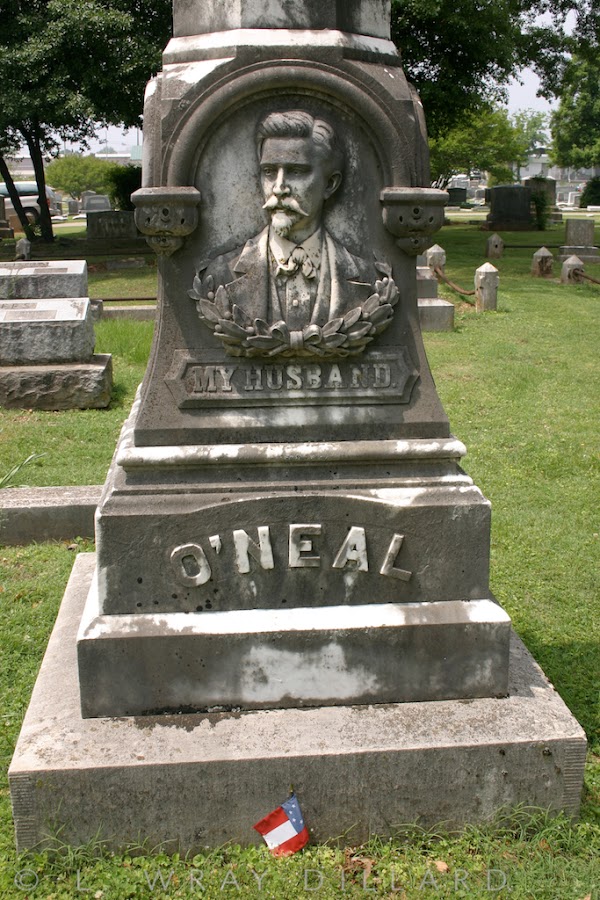 The Florence City Cemetery grounds