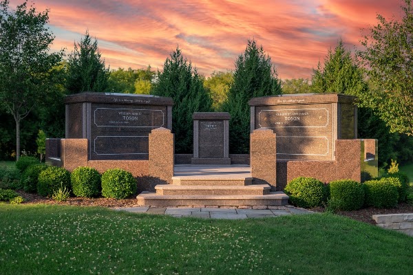 The Gardens of StoneBank grounds