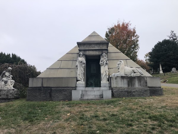 The Green-Wood Cemetery grounds