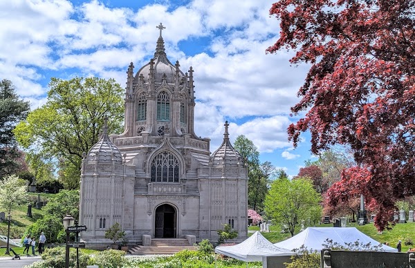 The Green-Wood Cemetery grounds