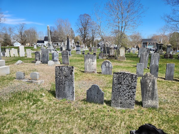 Thomaston Village Cemetery grounds