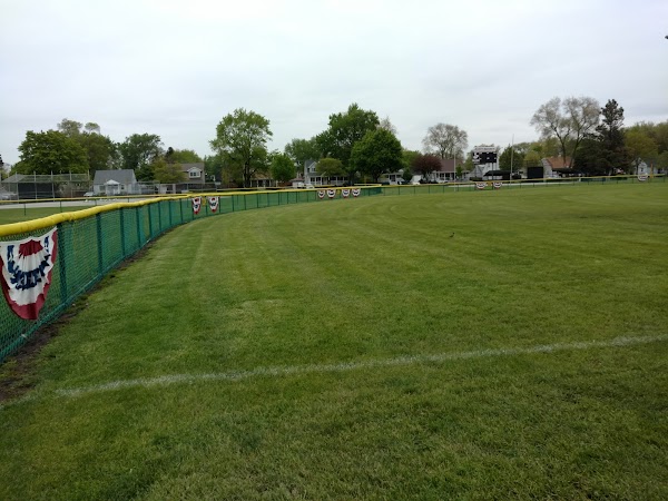 Tinley Memorial Park grounds