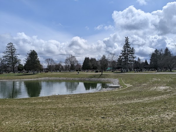 Toledo Memorial Park grounds
