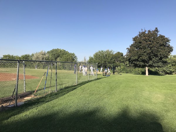 Tolman Memorial Park grounds
