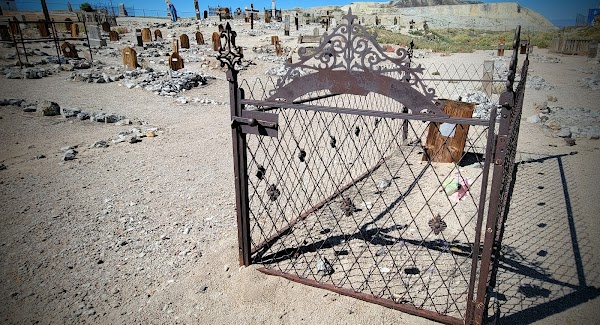 Tonopah Cemetery grounds
