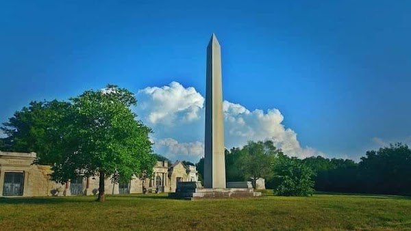 Topeka Cemetery grounds