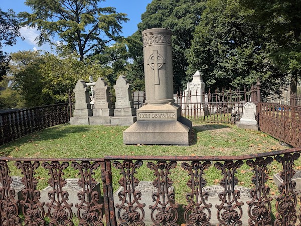 Trinity Church Cemetery and Mausoleum grounds