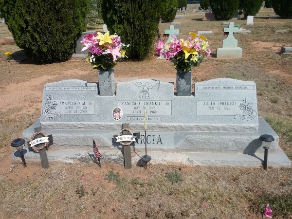 Tucumcari Memorial Park grounds