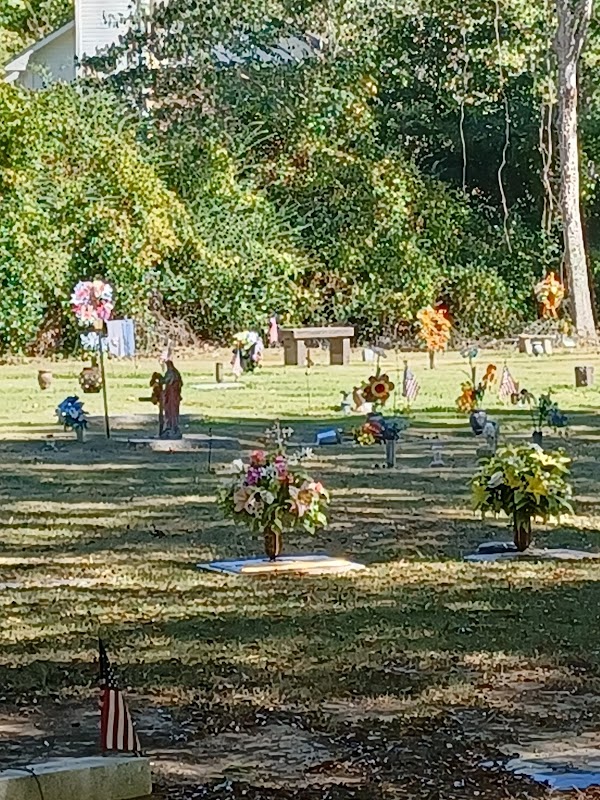 Tupelo Memorial Park grounds