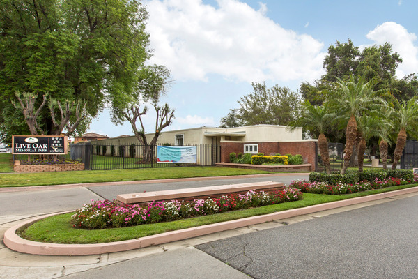 Turner & Stevens Live Oak Mortuary & Memorial Park grounds