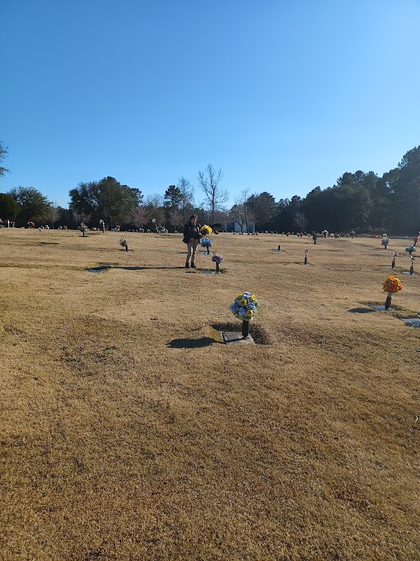 Tuscaloosa Memorial Park grounds