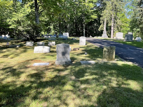 Umpawaug Cemetery grounds