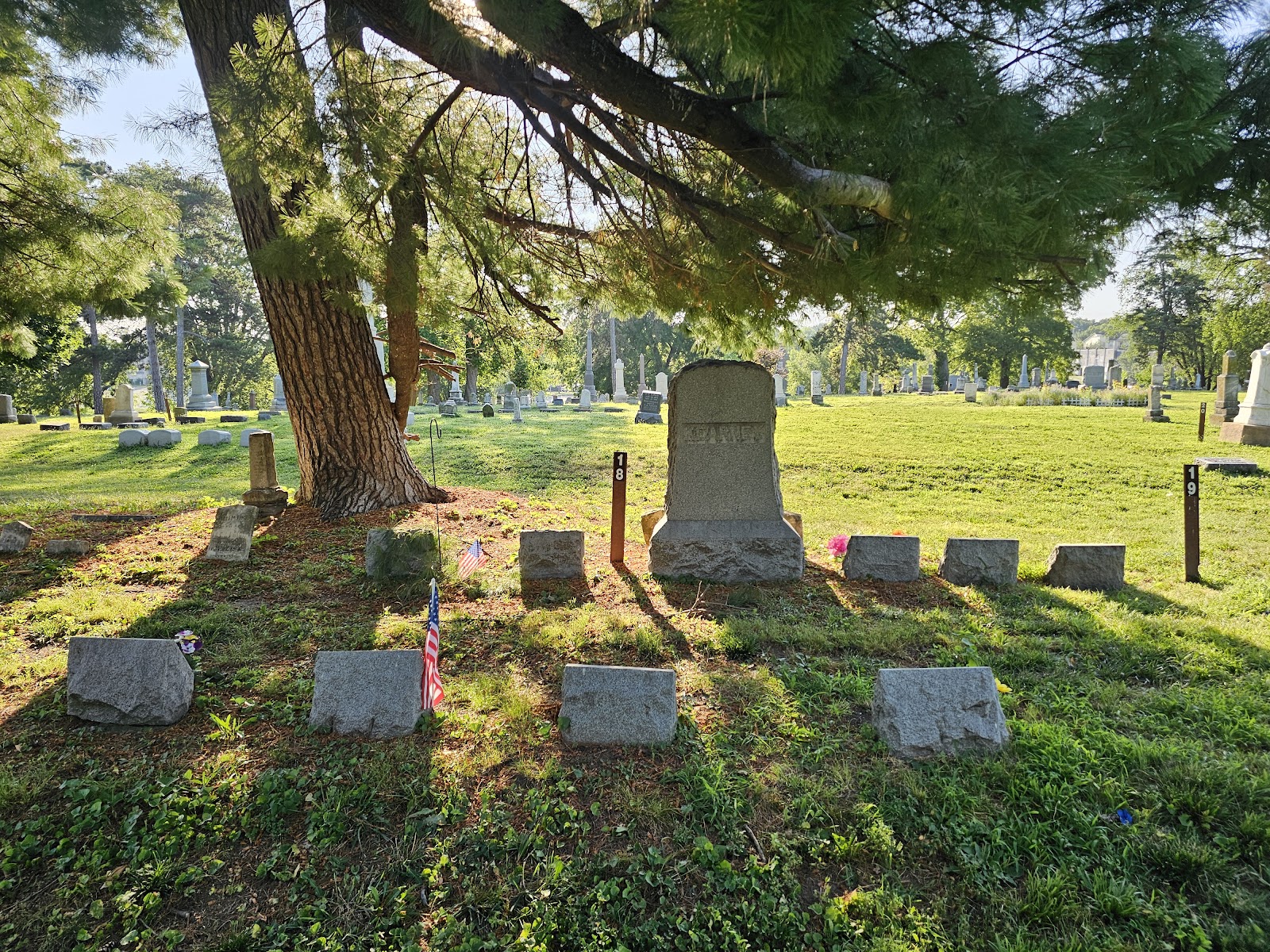 Union Cemetery cemetery grounds and headstones