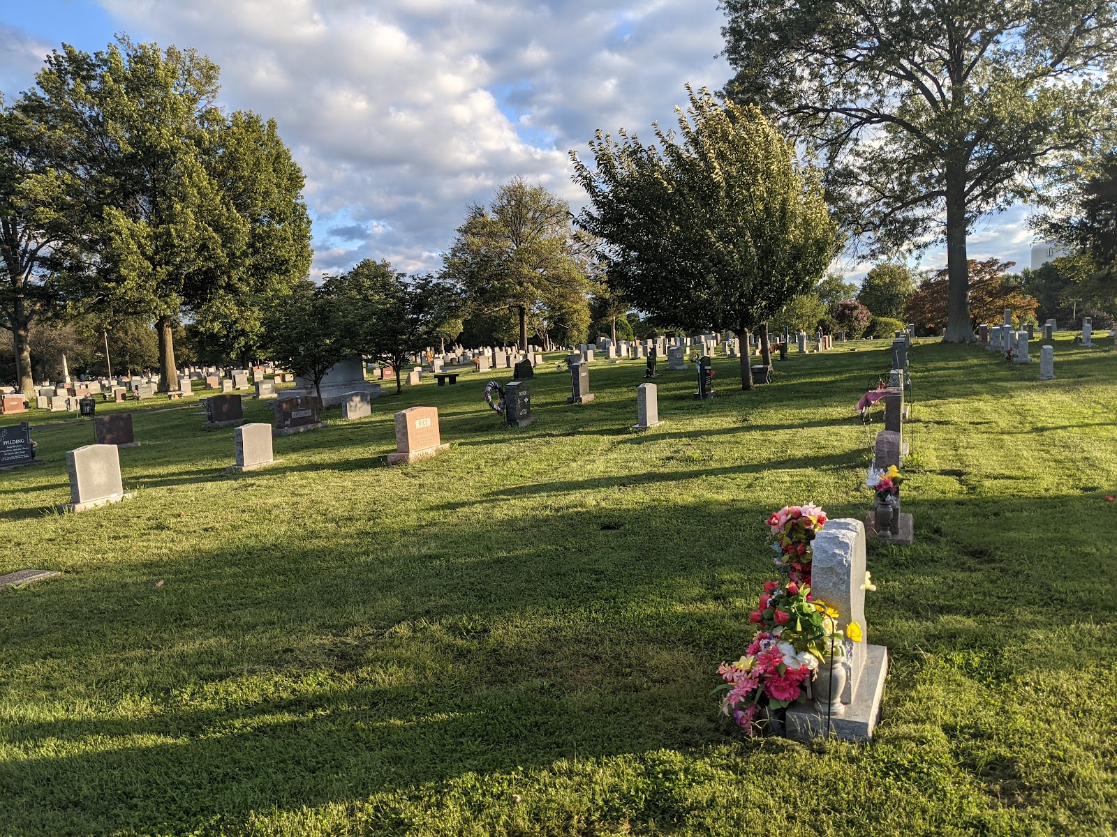 Union Cemetery cemetery grounds and headstones