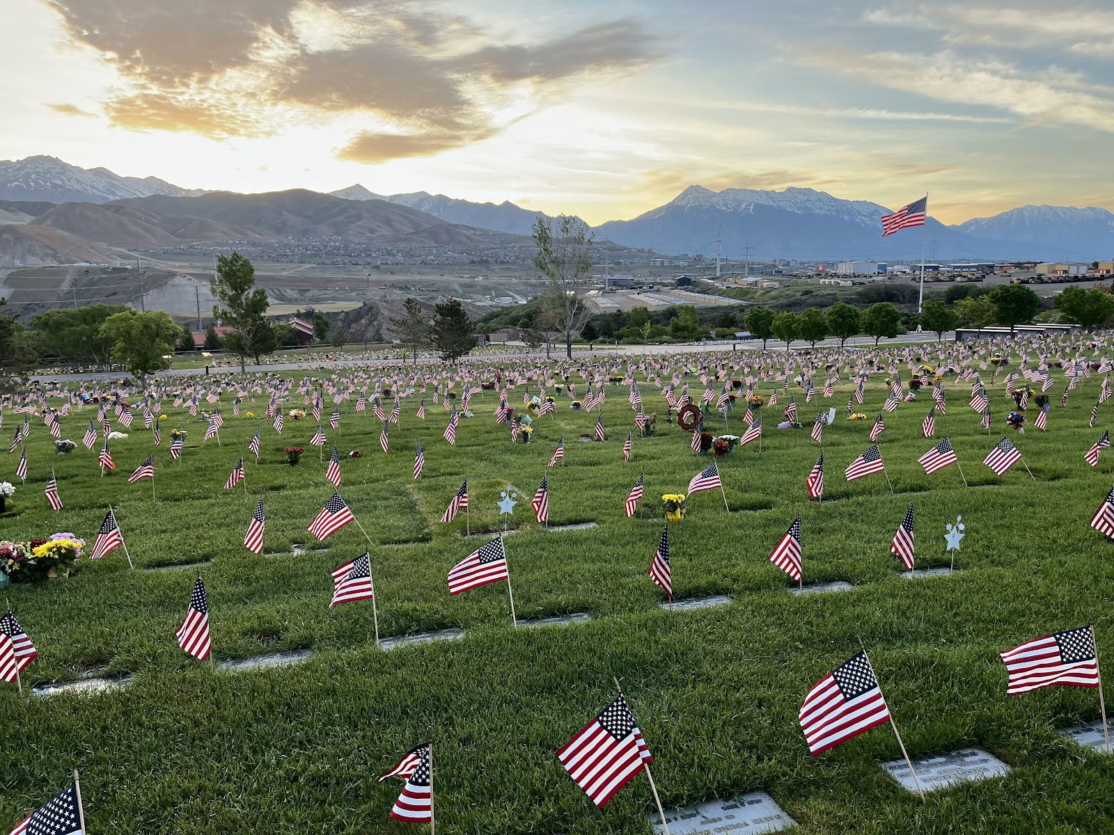 Utah Veterans Cemetery & Memorial Park cemetery grounds and headstones