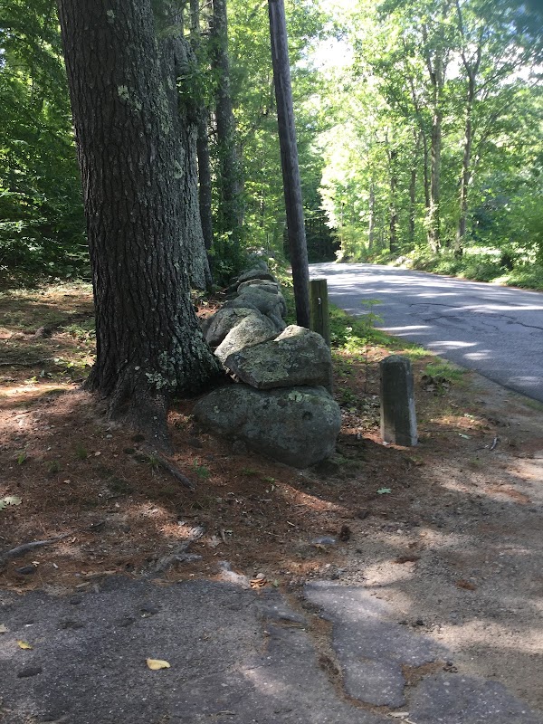 Vale End Cemetery grounds