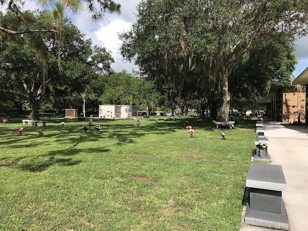 Venice Memorial Gardens (Part of Farley) grounds