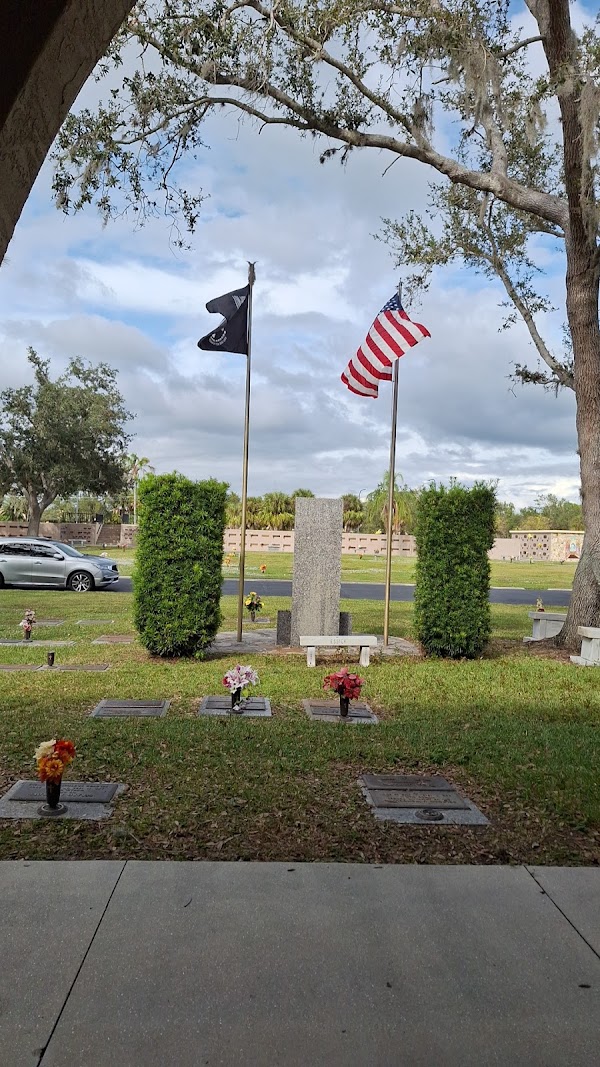 Venice Memorial Gardens (Part of Farley) grounds
