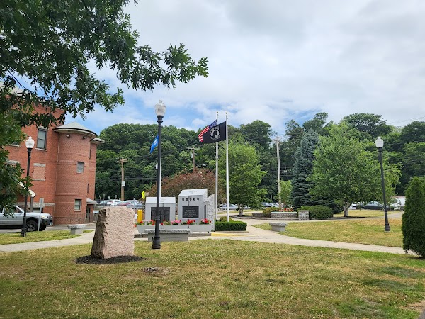 Veterans' Memorial Park grounds