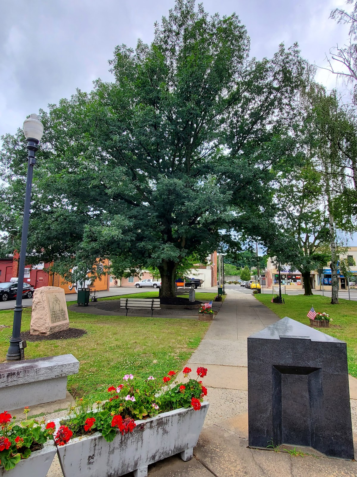 Veterans' Memorial Park cemetery grounds and headstones