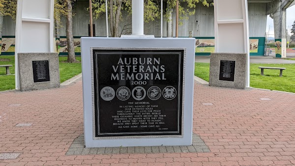 Veterans Memorial Park grounds