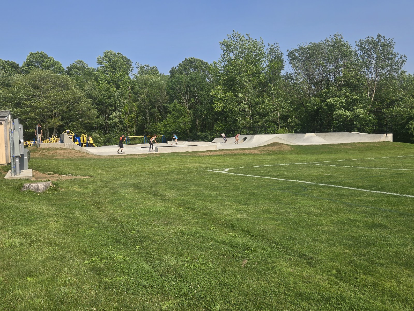 Veteran's Memorial Park cemetery grounds and headstones