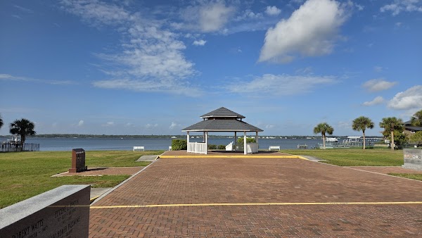 Veterans Memorial Park grounds