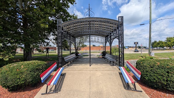 Veterans Memorial Park South grounds