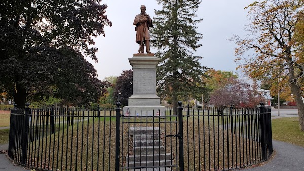 Veterans' Memorial Park grounds