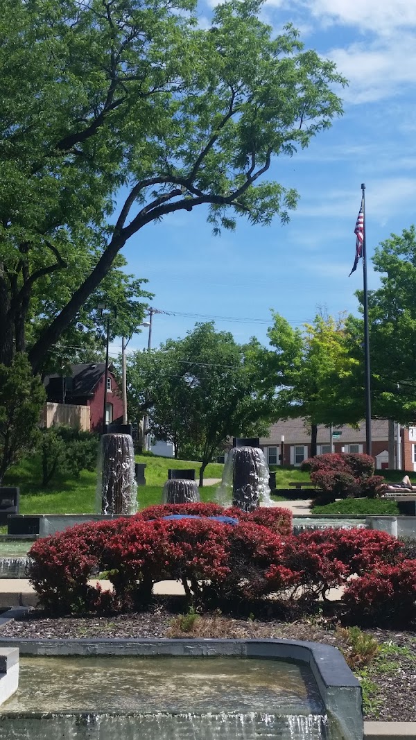 Vietnam Veterans Memorial Fountain grounds