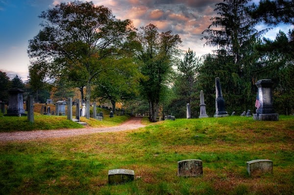 Vine Lake Cemetery grounds