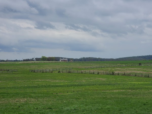 Virginia Monument grounds