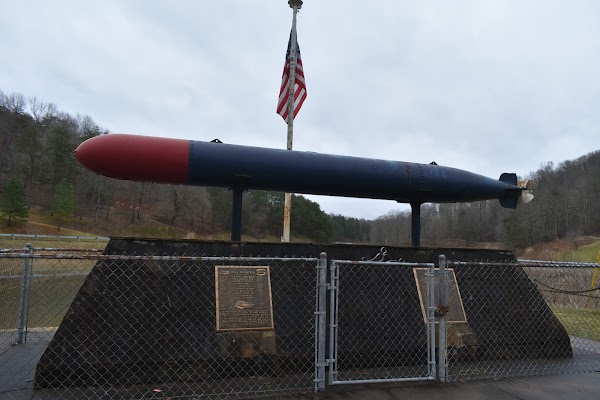 Volcano Memorial Park grounds
