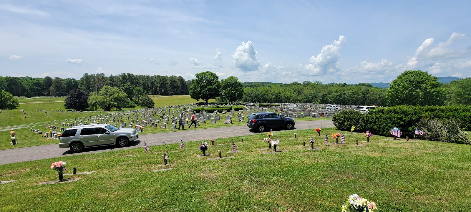 Wallace Memorial Cemetery Inc cemetery grounds and headstones