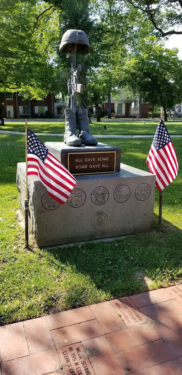 War Memorial Park grounds