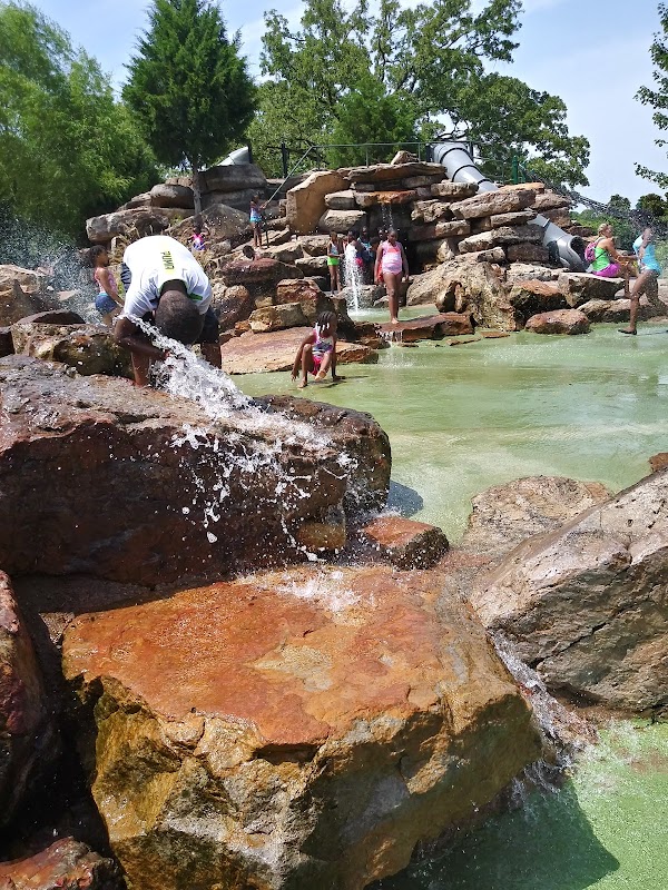 War Memorial Park Natural Play Area and Pavilion grounds