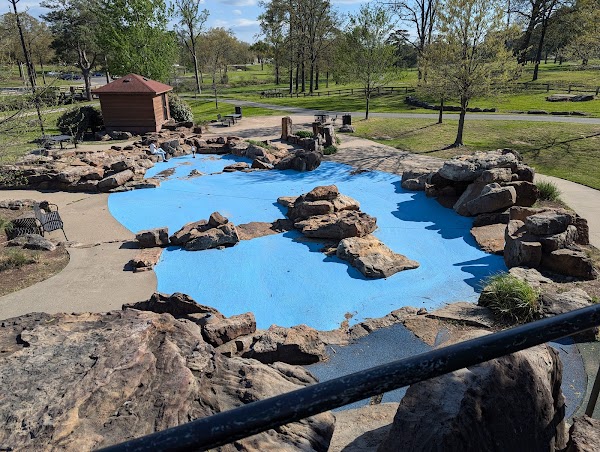 War Memorial Park Natural Play Area and Pavilion grounds